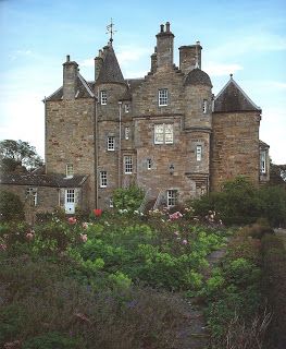 Scottish Manor House, Scottish Country House, French Office, Marie De Medici, Scottish Homes, Small Castles, Toy Boats, David Hicks, Great Scot