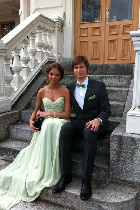 Couple Prom, Prom Dresses A Line, Prom Couples, Professional Dress, Dresses Quinceanera, Prom Photos, Professional Dresses, Chiffon Prom Dress, Cheap Prom Dresses