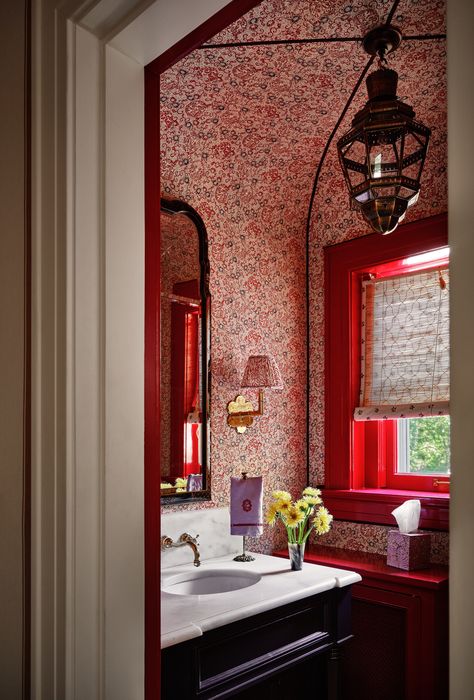 Red Everything, Georgian Style Homes, Bohemian Decoration, Suburban House, Arts And Crafts House, American House, Bathroom Red, London House, Georgian Homes