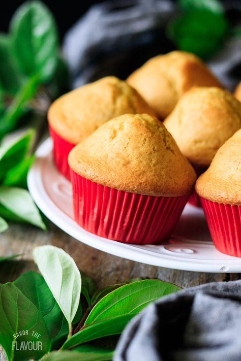 Mantecadas are delicious Mexican muffins that have a wonderful orange and vanilla flavor. Learn how to make this fluffy pan dulce for your family and enjoy this delicious treat anytime! Mexican Bread Recipes, Mexican Muffins, Mantecadas Recipe, Mexican Baking, Mexican Bread, Popular Desserts, Vanilla Flavor, Cake Recipes From Scratch, Mood Food