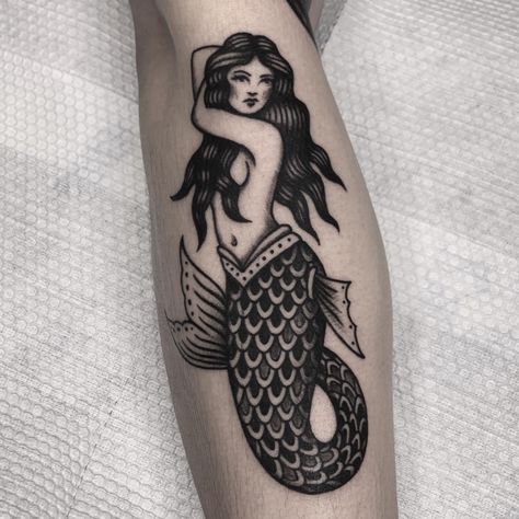 Traditional Mermaid Tattoos, Pin Up Mermaid, Siren Tattoo, Mermaid Tattoo Designs, Tattoo Now, Tatuaje A Color, Mermaid Tattoo, Mermaid Tattoos, Classic Tattoo