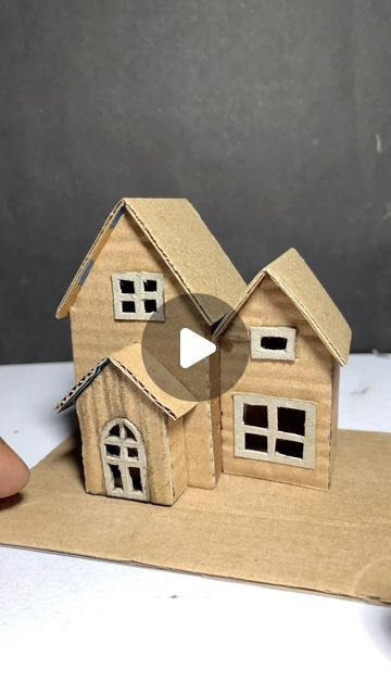 House Model For School Project, Mini Cardboard House, Cheap Homemade Gifts, Craft Miniature, Cardboard Houses, House Craft, Cardboard House, Mini Craft, Christmas Villages