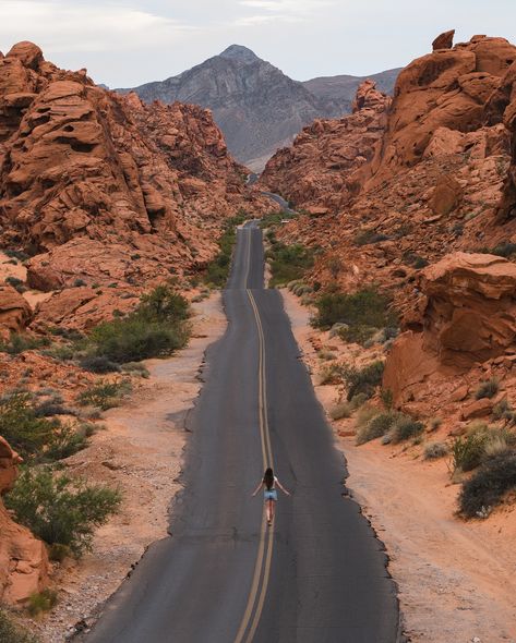 Perks of visiting when it’s way too hot to even be outside - having places like this all to yourself #valleyoffirestatepark #valleyoffire #nevada #roadtrippin #nevadadesert Nevada Desert Aesthetic, Nevada Aesthetic, Boulder City Nevada, Snow Aesthetic, Desert Aesthetic, Valley Of Fire State Park, Nevada Desert, Boulder City, Cross Country Trip