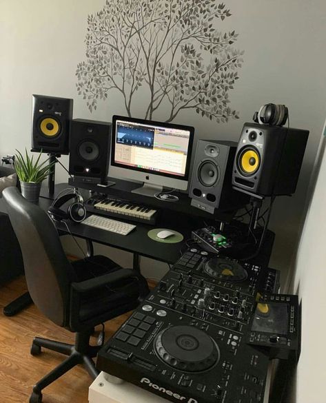 Home Music Studio Ideas, Music Studio Decor, Home Recording Studio Setup, Recording Studio Setup, Dj Room, Home Studio Ideas, Home Music Rooms, Studio Marketing, Recording Studio Design