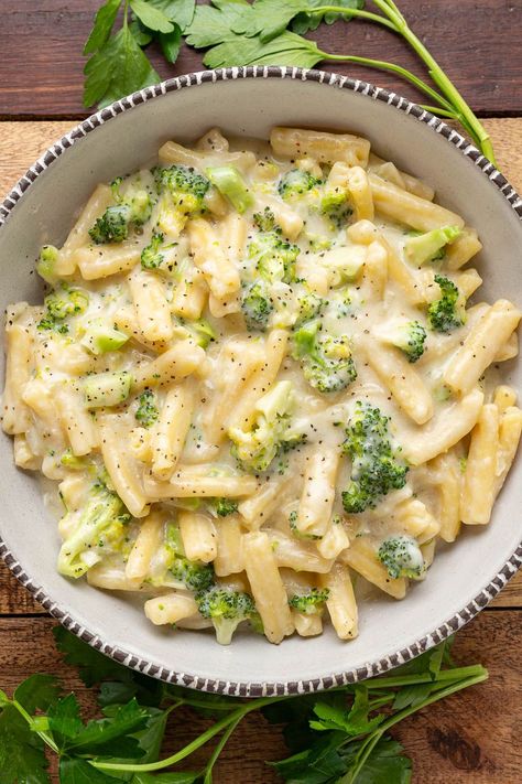 Broccoli and Cheese Pasta Broccoli And Cheese Pasta, Cheese And Broccoli Pasta, Pasta With Broccoli, Broccoli Pasta Recipe, Cream Cheese Pasta, Cheese Pasta Recipes, Cream Pasta, Broccoli Pasta, Diner Recipes