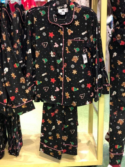 Grinch Clothing, Christmas Looks Outfits, Disney Christmas Outfits, Disney Pjs, Christmas Clothing Ideas, Sugar Plums, Christmas Getaways, Xmas Pajamas, Pajamas All Day