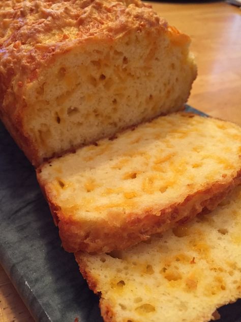 Bread Maker Cheese Bread Recipe, Quick Bread With Buttermilk, Bread Machine Recipes Cheese, Amish Cheese Bread, Cheese Bread Recipe For Bread Machine, Bread Machine Cheese Bread, Bread Maker Cheese Bread, Bread Machine Cheese Bread Recipes, Quick Cheese Bread