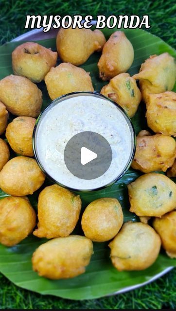 Kaathuvaakula_samayal on Instagram: "MYSORE BONDA

MAIDA/ALL PURPOSE FLOUR-2 CUP
CURD-1 CUP
SALT-1 tbsp
BAKING SODA-1/2tbsp
FINELY CHOPPED ONION-2
GREEN CHILLI-2
CURRY LEAVES 
COOKING OIL

#mysorebonda#teatimesnack#instantbonda#eveningsnack" Mysore Bonda, Bonda Recipe, Green Chilli, Cooking Ingredients, Curry Leaves, Mysore, Cooking Oil, Purpose Flour, 1 Cup