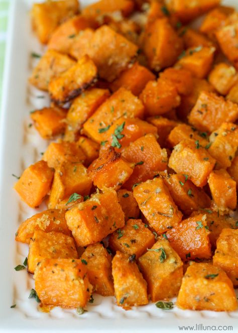 Baked Parmesan Sweet Potatoes - my new favorite side dish recipe. Takes minutes to make and tastes AMAZING!! Baked Sweet Potato Cubes, Parmesan Sweet Potatoes, Potato Dinners, Oven Potatoes, Potato Oven, Roasted Sweet Potato Cubes, Potato Baked, Salad Potato, Best Sweet Potato