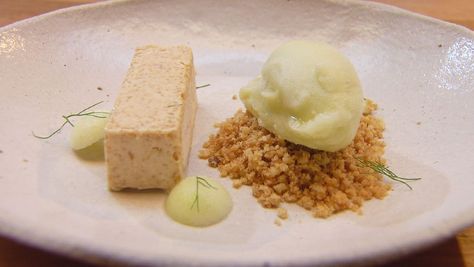 This refreshing apple sorbet paired with apple parfait and walnut cinnamon crumb is an absolute treat. Wal-nut give it a try! Apple Parfait, Caramelised Apple, Special Deserts, Apple Sorbet, Masterchef Recipes, Caramelised Apples, Masterchef Australia, Bistro Food, Baking Desserts