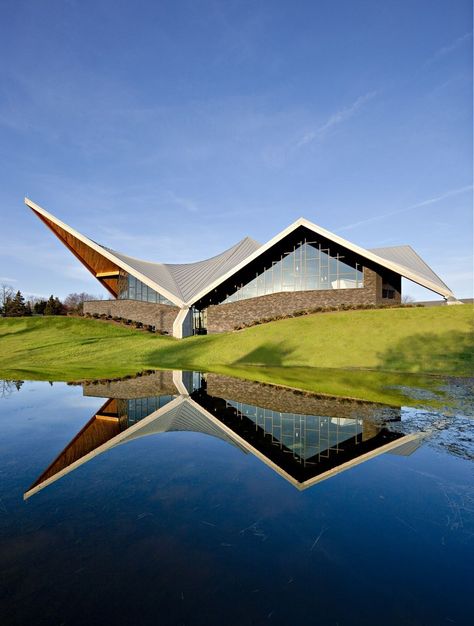 Gallery of The Church of St. Aloysius / Erdy McHenry Architecture - 2 St Aloysius, Modern Architecture Building, Asa Delta, Sacred Architecture, Roof Architecture, Diagram Architecture, Roof Design, Architecture Photo, Futuristic Architecture