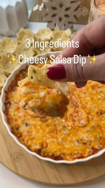 Dip Recipes Oven, Recipes With Shredded Cheese, Cream Cheese Dip Appetizers, Easy Cheese Dip Recipe, 3 Ingredient Dips Easy Recipes, Cheesy Salsa Dip, Cream Cheese And Salsa Dip, Shredded Cheese Dip, Cream Cheese Dip For Chips