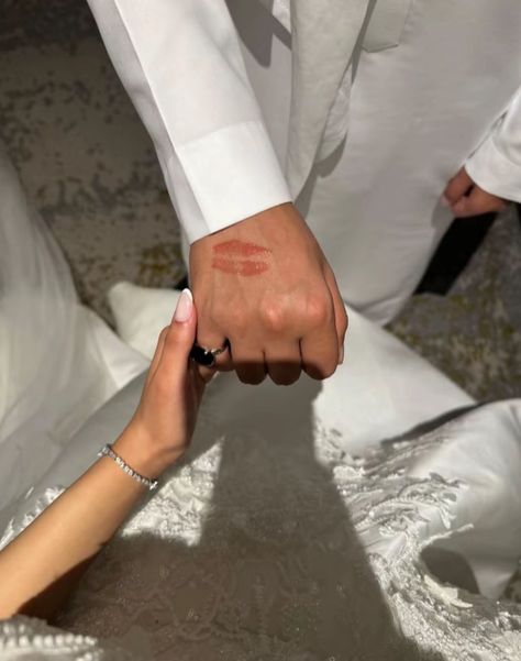 Nikkah Aesthetic, Wedding Aesthetic Couple, Marriage Aesthetic, Aesthetic Lovers, Shotting Photo, Unique Bride, Girlfriend Goals, My Kind Of Love, Future Lifestyle