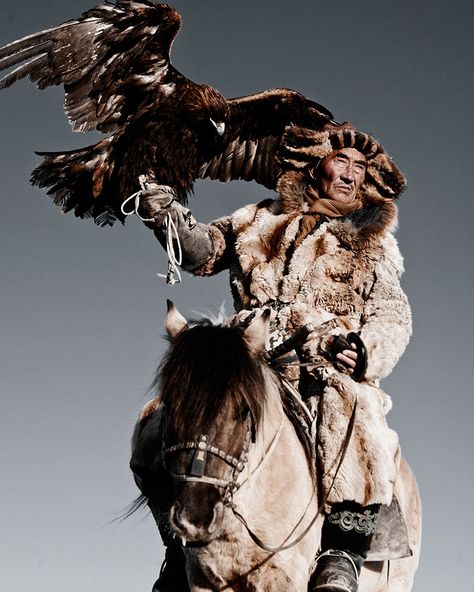 https://www.jimmynelson.com/people/kazakh Jimmy Nelson, Eagle Hunter, Indigenous Tribes, Psy Art, An Eagle, Foto Art, People Of The World, World Cultures, Central Asia