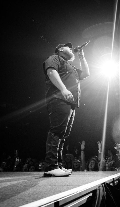 Luke Combs Wallpaper Aesthetic, Country Music Wallpaper Iphone, Luke Combs Aesthetic, Luke Combs Poster, Luke Combs Wallpaper, Country Singer Aesthetic, Country Music Aesthetic, Luke Combs Concert, Cowgirl Core