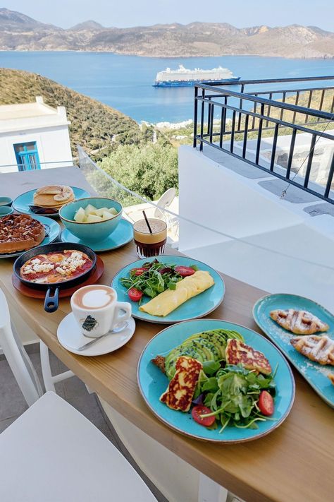 Greece Lifestyle, Melon Soup, Tuna Tataki, Greece Food, Milos Greece, From Farm To Table, Restaurants To Try, Homemade Ravioli, Seafood Restaurants