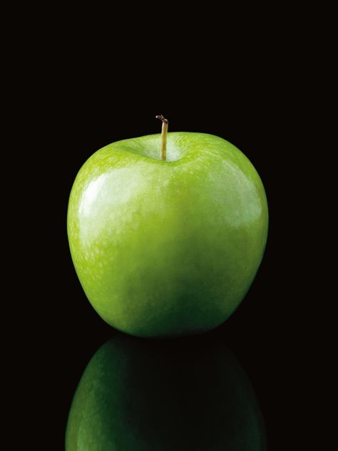 Granny Smith Apple Apple Photo, Fruit Photography, Simple Green, Hyperrealism, Photorealism, Fruit And Veg, World Of Color, Color Of Life, Still Life Painting