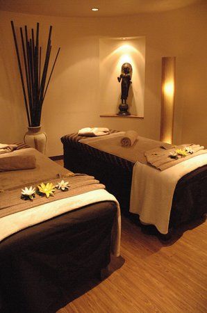 East Day Spa, Auckland Picture: Massage Beds - Check out TripAdvisor members' 27,323 candid photos and videos of East Day Spa Spa Room Ideas, Deco Spa, Massage Room Design, Spa Massage Room, Massage Room Decor, Massage Therapy Rooms, Dreams Spa, Spa Room Decor, Esthetician Room