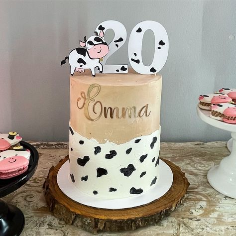 Cow 21st Birthday Cake, Buttercream Cow Print Cake, Cow Print Cake Topper, Buttercream Farm Cake, Buttercream Cow Cake, Cow Cake Buttercream, Cow Print Cake Ideas, Cow Cakes Birthday Girl, Cow Cake Birthday