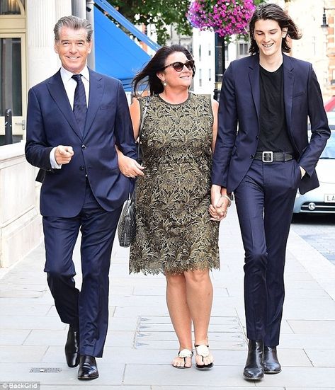 Pierce Brosnan And Keely Shaye Smith, Keely Shaye Smith, Keely Shaye, Celebrities Then And Now, Travel Essentials Men, Plus Size Cocktail Dresses, Celebrity Families, Pierce Brosnan, Travel Essentials For Women