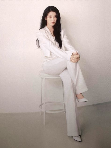 Iu Dress, Women Trousers Design, Korean Photoshoot, Queen Outfits, Iu Hair, Woman In Suit, Women Trousers, Trouser Design, Desk Calendar