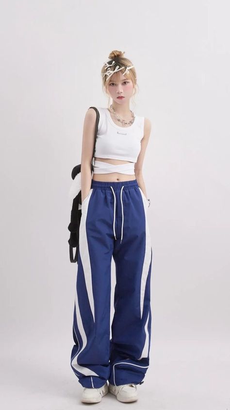 Kpop Fashion Women, Dance Class Outfit, Ropa Upcycling, Dance Outfits Practice, Practice Outfits, Sporty Outfits, Stage Outfits, Kpop Outfits, Casual Style Outfits