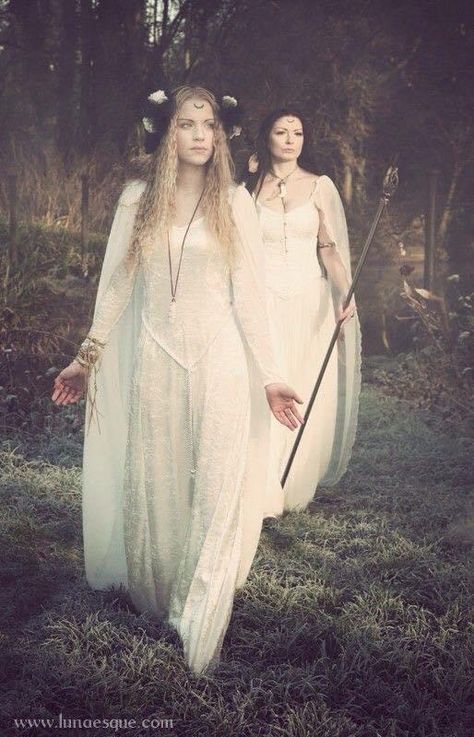 Mists Of Avalon, White Witch, Fantasy Photography, Witch Aesthetic, Wild Woman, Witchy Woman, Photography Women, Divine Feminine, Larp