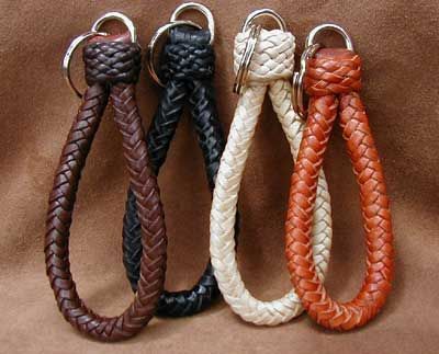 Rawhide Braiding, Leather Braiding, Paracord Braids, Rope Projects, Creeper Minecraft, Leather Keychains, Belts Men, Leather Scraps, Leather Workshop