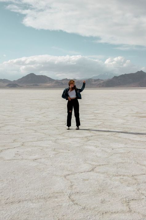 Here's what they don't tell you about having at salt flats photoshoot at the Bonneville Salt Flats Utah. Salt Flats Utah Photoshoot, Salt Flats Photoshoot, Utah Photoshoot, Utah Salt Flats, Travel Photo Wall, Salt Flats Utah, Visit Utah, Bonneville Salt Flats, Utah Travel