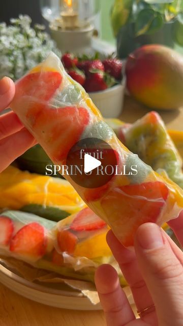 Kenna’s Cooks on Instagram: "fruit spring rolls 🍓🥝🥭🍎  chewy rice paper filled with lots of fresh fruit and mint, served with a creamy lime honey dip 😊  recipe is on my blog kennascooks.com link in bio 💚  #summer #fruitspringrolls #springrolls #dessert #easydessert #summerrecipes #easyrecipe #snacks #freshfood #healthyrecipes #funrecipes" Rice Paper Dessert Recipes, Spring Roll Filling Ideas Rice Paper, Spring Roll Filling Ideas, Rice Rolls Recipe, Fruit Spring Rolls, Fresh Spring Rolls Recipe, Salad Roll, Summer Rolls Recipe, Fruit Wraps