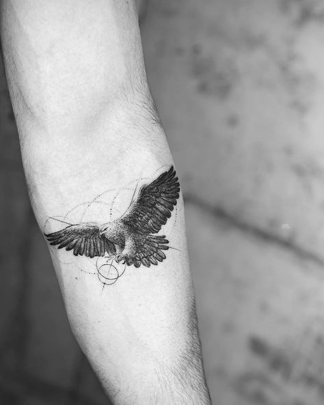 Eagle Back Tattoo Men, Geometric Eagle Tattoo, Golden Eagle Tattoo, Eagle Tattoo Men, Eagle Tattoo Forearm, Geometric Tattoo Eagle, Spirit Animal Tattoo, Eagle Back Tattoo, Women's Back Tattoos