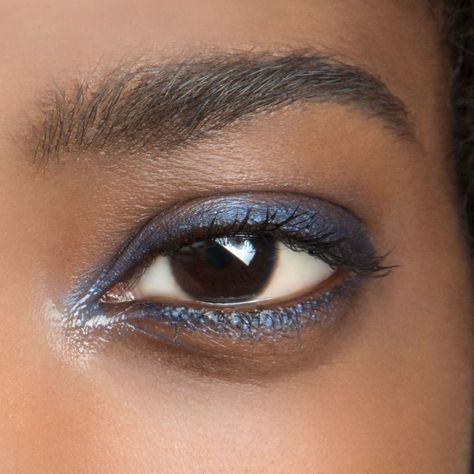 Maquillage yeux marron amande - Comment maquiller des yeux marron ? - Elle Eyes Inspiration, Color Eyes, Make Up Inspo, Makeup Set, Fashion Mode, Mode Fashion, Beauty Make Up, Fashion Week Spring, New York Fashion Week