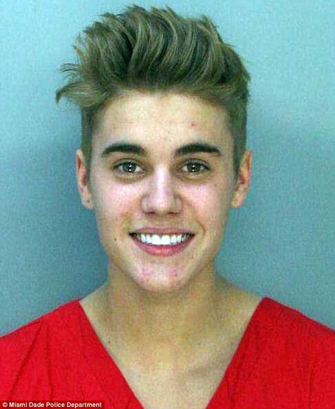 Justin Bieber - Mugshot Jan 2014 Booked: Justin Bieber was smiling for his mug shot taken in county jail Justin Bieber Jail, Celebrity Mugshots, Laughing Emoji, Mug Shot, Justin Bieber Pictures, Charlie Sheen, I Love Justin Bieber, Beyonce And Jay Z, Justin Beiber