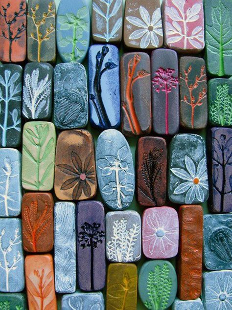 How to Make Your Own Flower Impressions on Clay                                                                                                                                                                                 More Recycling Crafts, Hantverk Diy, Tanah Liat, Lay On, Nature Crafts, Crafty Craft, Dry Clay, Dremel, Air Dry Clay