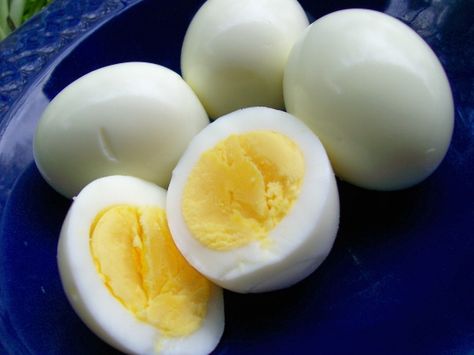 Hard-Boiled Eggs Recipe - Breakfast.Food.com Hard Boiled Egg Breakfast, Easy Hard Boiled Eggs, Boiled Egg Recipes, Hard Boiled Egg Recipes, Peeling Hard Boiled Eggs, Telur Rebus, Making Hard Boiled Eggs, Eggs Recipes, Perfect Hard Boiled Eggs