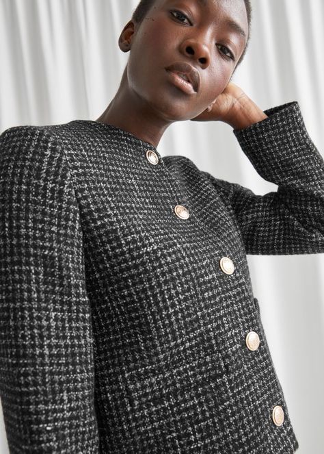 Cropped Suit Jacket, Cropped Suit, Black Tweed Jacket, Paris Look, Black Tweed, Inspiration Fashion, Leather Chelsea Boots, Fashion Story, Fashion Outfit