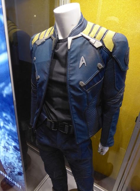 Haunted Spaceship, Miner Costume, Chris Pine Star Trek, Star Trek Outfits, Space Miner, Star Trek Tattoo, Prince Charming Costume, Star Trek Uniforms, Film Costumes