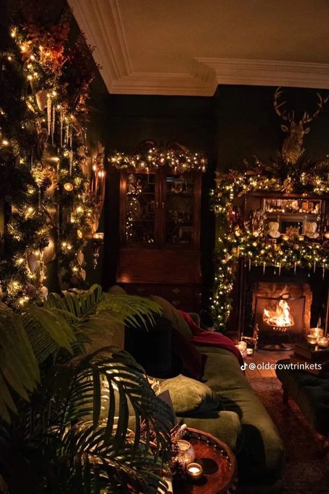 Cottage Colonial Decor, Dark Traditional Christmas, Winter Cottagecore Decor, Warm Cottagecore Aesthetic, Dark Yule Aesthetic, Whimsigoth Christmas, Dark Yule, Cozy Vintage Christmas, Fireplace Aesthetic