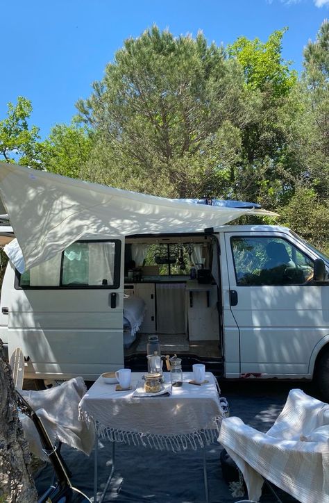 Van Astethic, Trailer Life Aesthetic, Mini Van Life, Van Travel Aesthetic, Vanlife Aesthetic, Van Camping Ideas, Van Aesthetic, Van Life Aesthetic, Vans Aesthetic