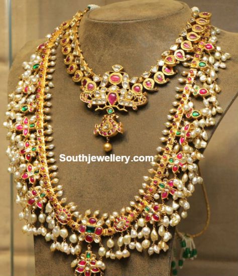 Simple Mango Necklace and Guttapusalu Haram photo Guttapusalu Haram, Mango Necklace, Gutta Pusalu, Gold Necklace Indian Bridal Jewelry, Antique Jewelry Indian, Traditional Jewellery, Wedding Jewellery Collection, Antique Gold Jewelry, Indian Jewellery Design