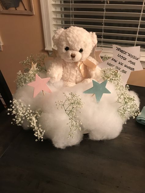 Gender Reveal Centerpieces Flowers, Plushie Centerpiece, Heaven Sent Centerpieces, Cloud Table Centerpiece, Twinkle Twinkle Little Star Gender Party Centerpieces, Twinkle Centerpiece, Cloud Centerpiece Diy, Twinkle Little Star Centerpiece Ideas, Gender Reveal Centerpieces Diy