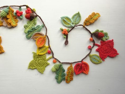 DSC01468 Crocheted Leaves, Crochet Bunting, Crochet Wreath, Crochet Garland, Crochet Leaf Patterns, Fall Crochet Patterns, Crochet Idea, Fall Garland, Crochet Plant