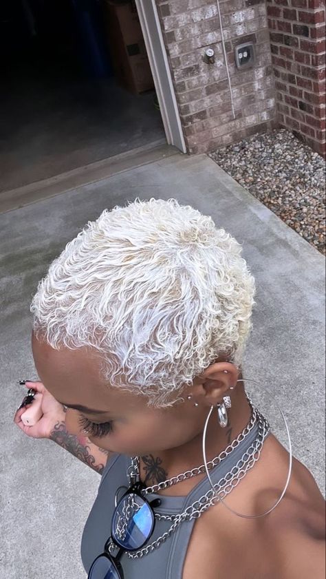 Short Curly Platinum Blonde Hair Black Women, White Dye Short Hair Black Women, Platinum Blonde Black Women, Short Platinum Blonde Hair Black Women, Low Cut Hair Black Women, Platinum Pixie Cut, Short Platinum Blonde Hair, Best Haircuts For Women, Finger Waves Short Hair