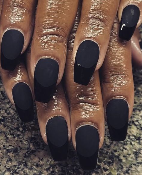 Matte And Shiny Nails, Matte French Manicure, Matte Fall Nails, Purple Sets, Black Nails Design, Dark Color Nails, Black Toe Nails, Shiny Nails Designs, Bella Nails