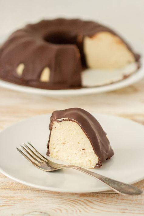 Vegan Lvivsky Syrnyk (Ukrainian Cheesecake) - Slavic Vegan Ukrainian Desserts, Cheesecake Delight, Ukrainian Recipes, Vegan Cheesecake, Piece Of Cake, Vegan Dessert Recipes, Vegan Treats, Vegan Cake, Vegan Sweets