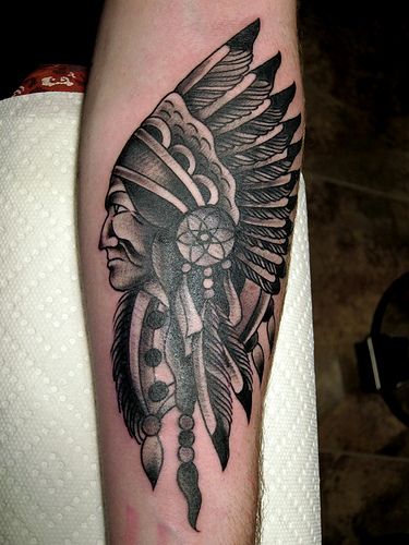 I've always wanted to know what a person with a "Indian Chief" tattoo would do if he ran into an actual chieftain. Indian Chief Tattoo, Chief Tattoo, Native American Tattoo, Native American Tattoos, Native Tattoos, Traditional Tattoo Sleeve, Indian Headdress, Old School Tattoo Designs, Indian Tattoo