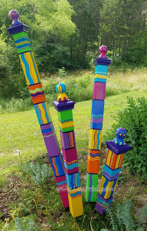 Peace Pole, Garden Totem, Art Pole, Garden Totems, Gardening Projects, Garden Poles, Pole Art, Lawn Art, Garden Posts