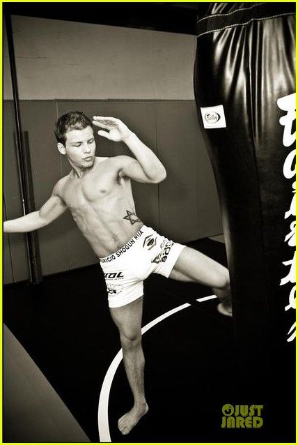 Jonathan Lipnicki: Shirtless Photo Shoot! Brad Pitt Snatch, Brad Pitt Vanity Fair, Wayne Rooney Bicycle Kick, Mert Alas & Marcus Piggott, Jonathan Lipnicki, Cam Gigandet Burlesque, Tv Movies, Just Jared, Celebrity Gossip