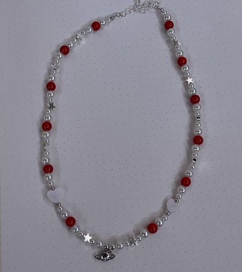 Red And White Beaded Necklace, Diy Red Necklace, Red And White Necklace, Beaded Necklace Pearl, Beaded Necklace Red, Red Beads Jewellery, Red Pearl Necklace, Ideas Pulseras, Red Coquette