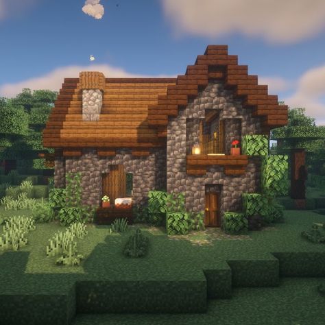 A small spruce cottage. Hit the link for the tutorial + 2 more small cottages! Minecraft Cottage House, Minecraft Cabin, Minecraft Small House, Cottage Minecraft, Minecraft Houses Survival, Minecraft Houses Blueprints, Minecraft Structures, Bangunan Minecraft, Minecraft House Plans